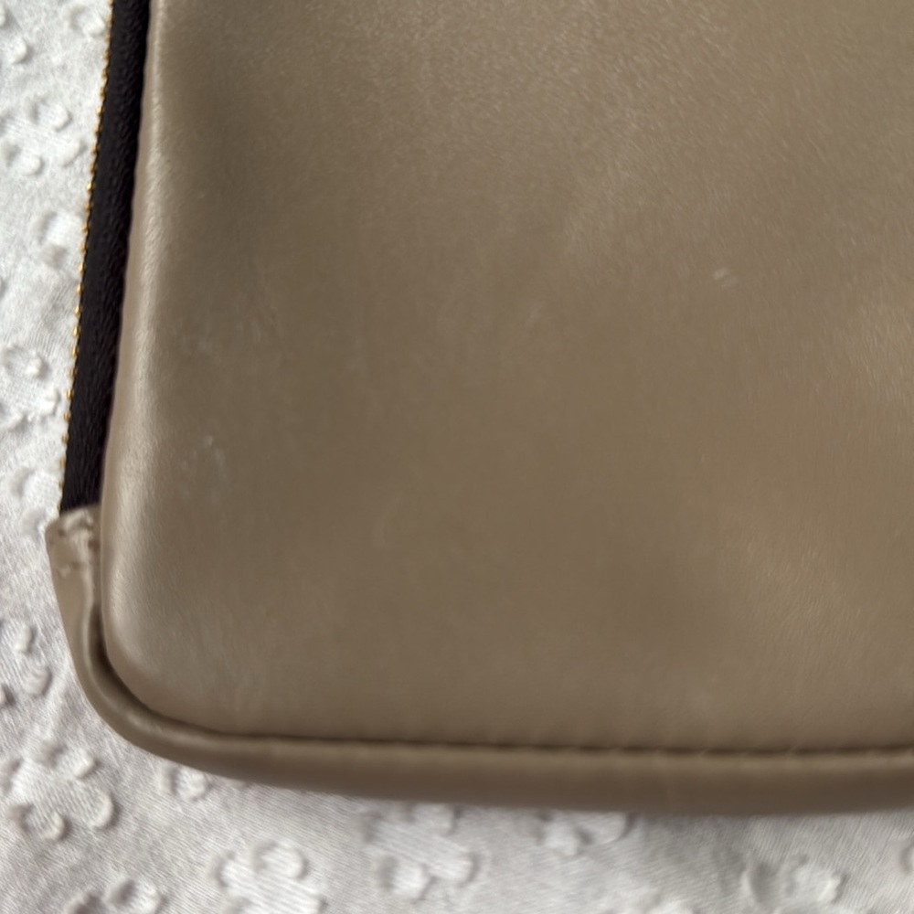 Bandolier Taupe Expanded Zip Cell Pouch - Picture 8 of 16